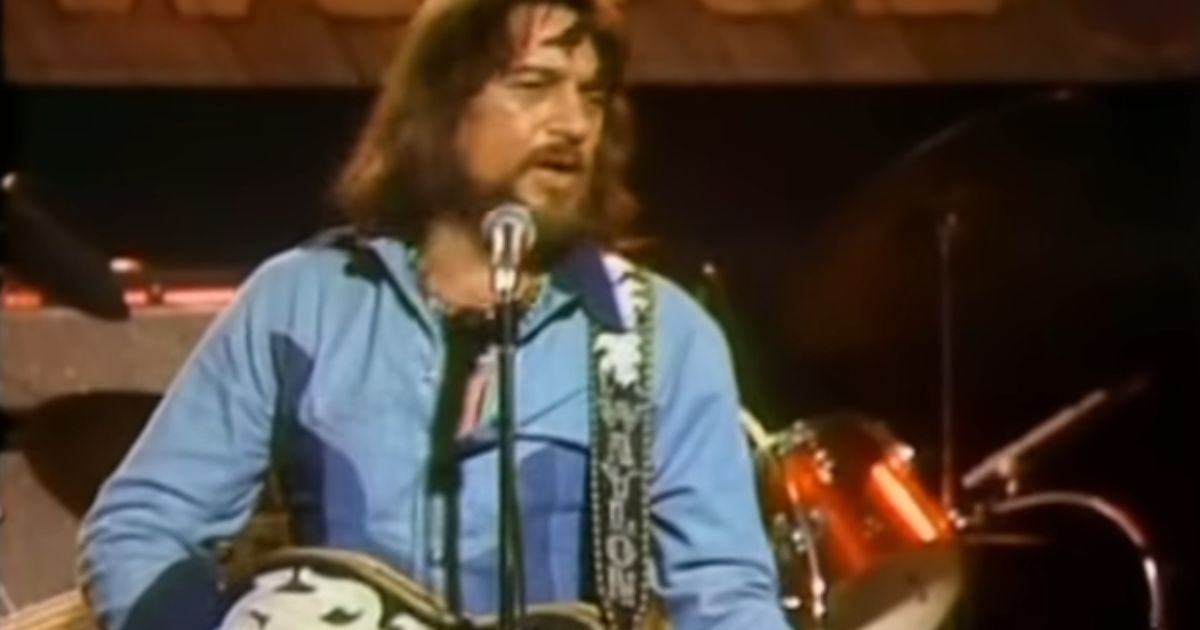 Waylon Jennings – Lonesome, On’ry and Mean
