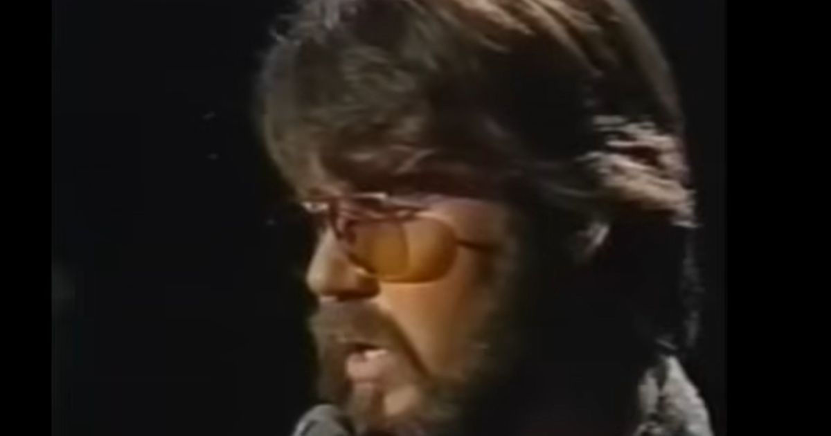 Kenny Rogers & The First Edition – Something’s Burning